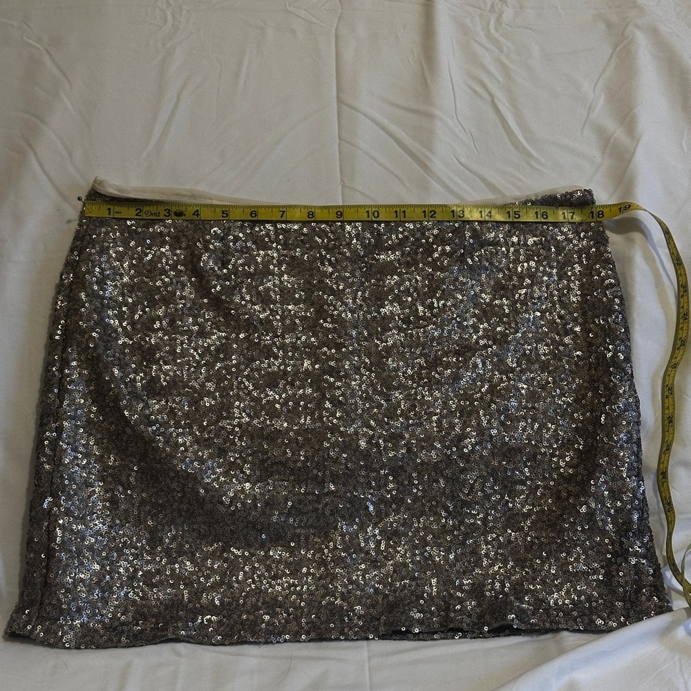 GAP Sparkling Silver Sequin Skirt - Picture 4 of 6